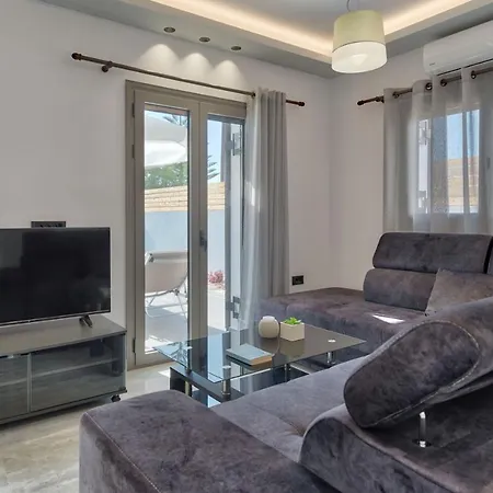 Agalliu Villa