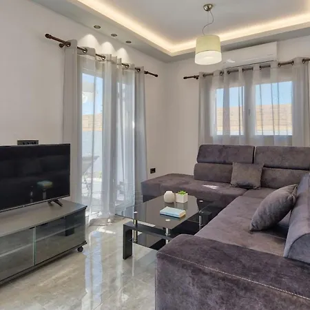 Agalliu Villa